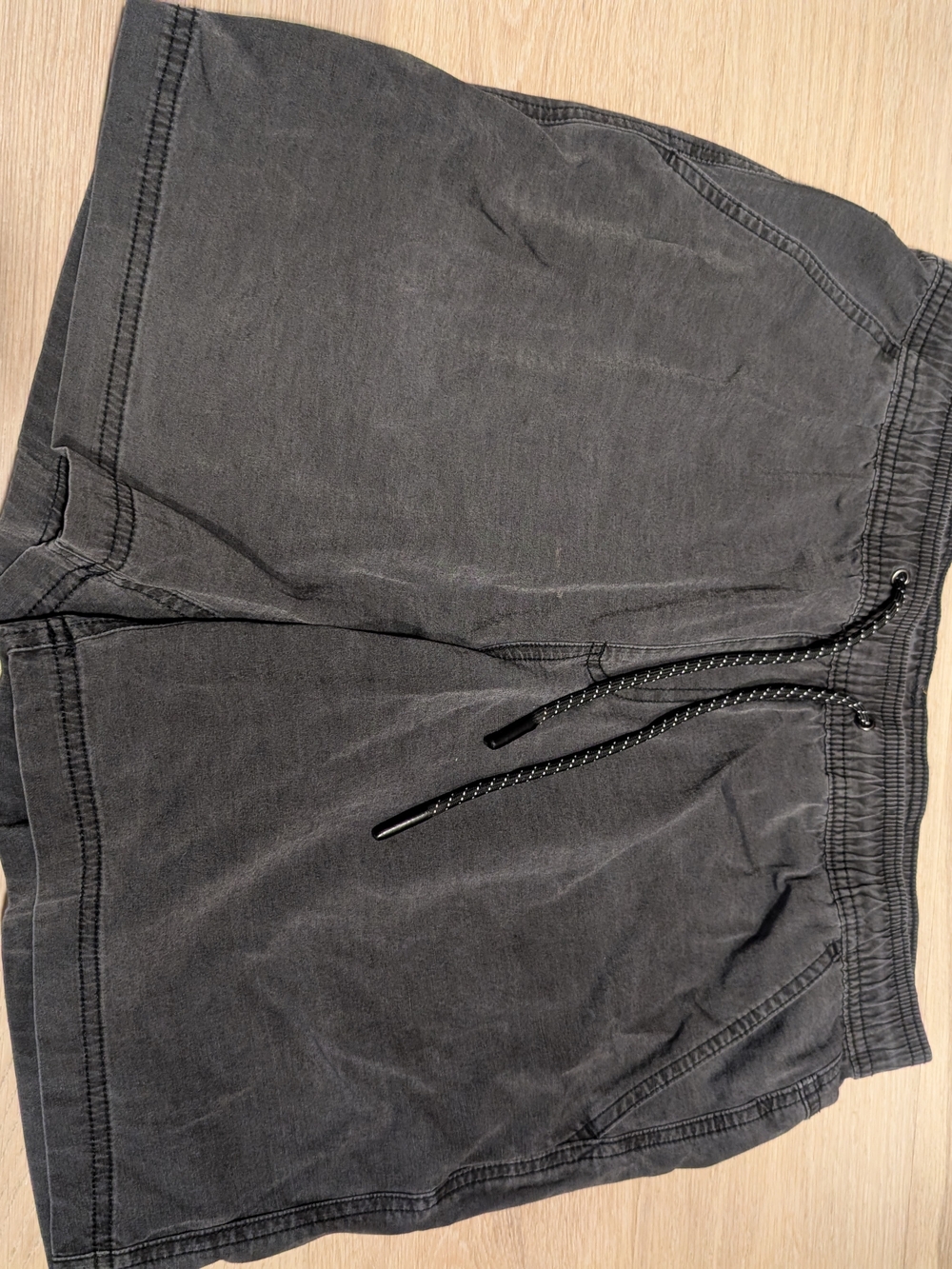 Bearbottom Black Drawstring Shorts - L 7" Inseam